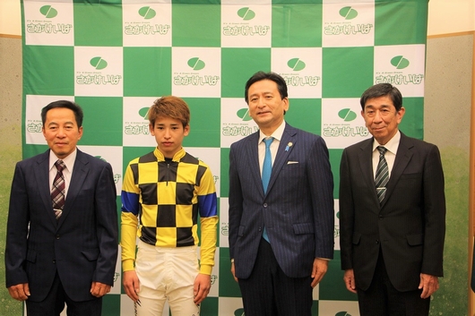 2021 ヤングジョッキーズシリーズで総合優勝された飛田愛斗(ひだまなと)騎手が、山口知事を訪問されました。